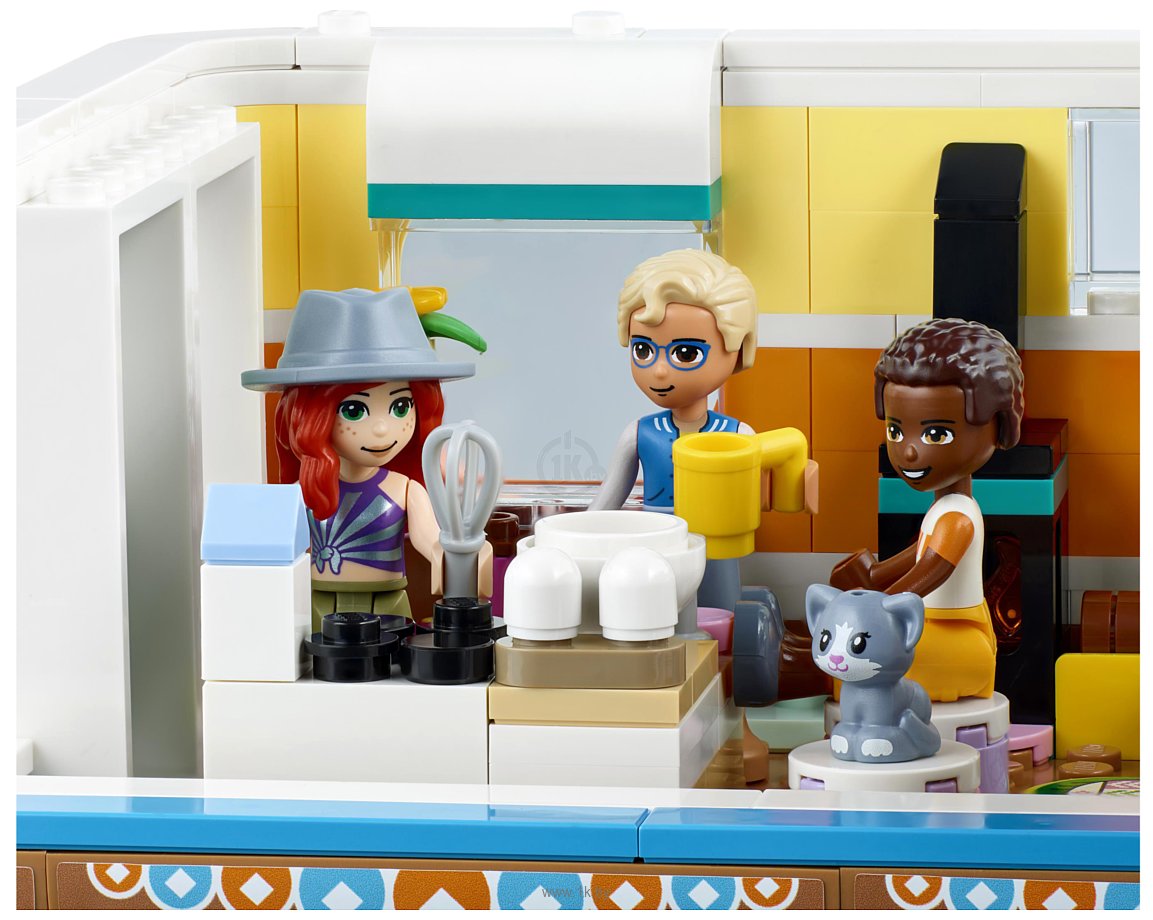 Фотографии LEGO Friends 41702 Плавучий дом на канале