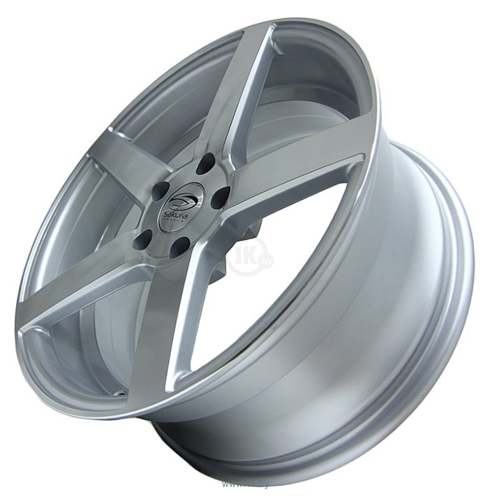 Фотографии Sakura Wheels 9135 8x18/5x120 D74.1 ET25 Серебристый с полировкой