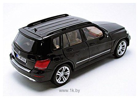 Фотографии Maisto Мерседес Бенц GLK 36200 (черный)