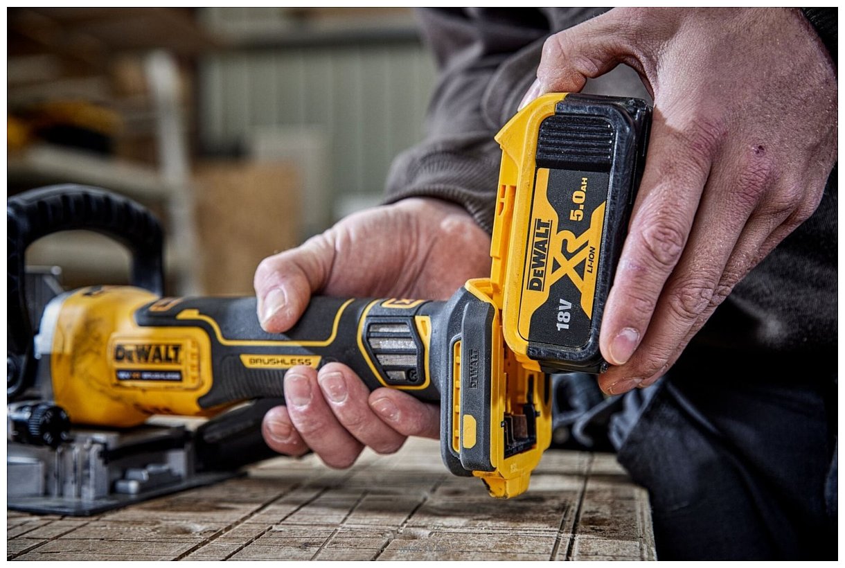 Фотографии DeWalt DCW682NT (без АКБ, кейс)