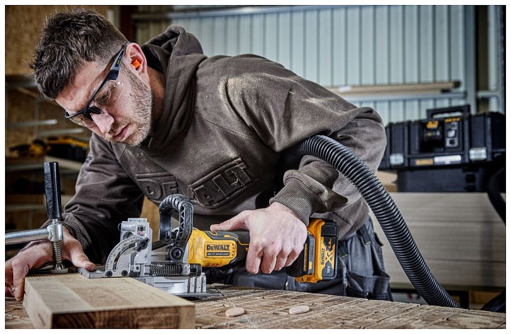 Фотографии DeWalt DCW682NT (без АКБ, кейс)
