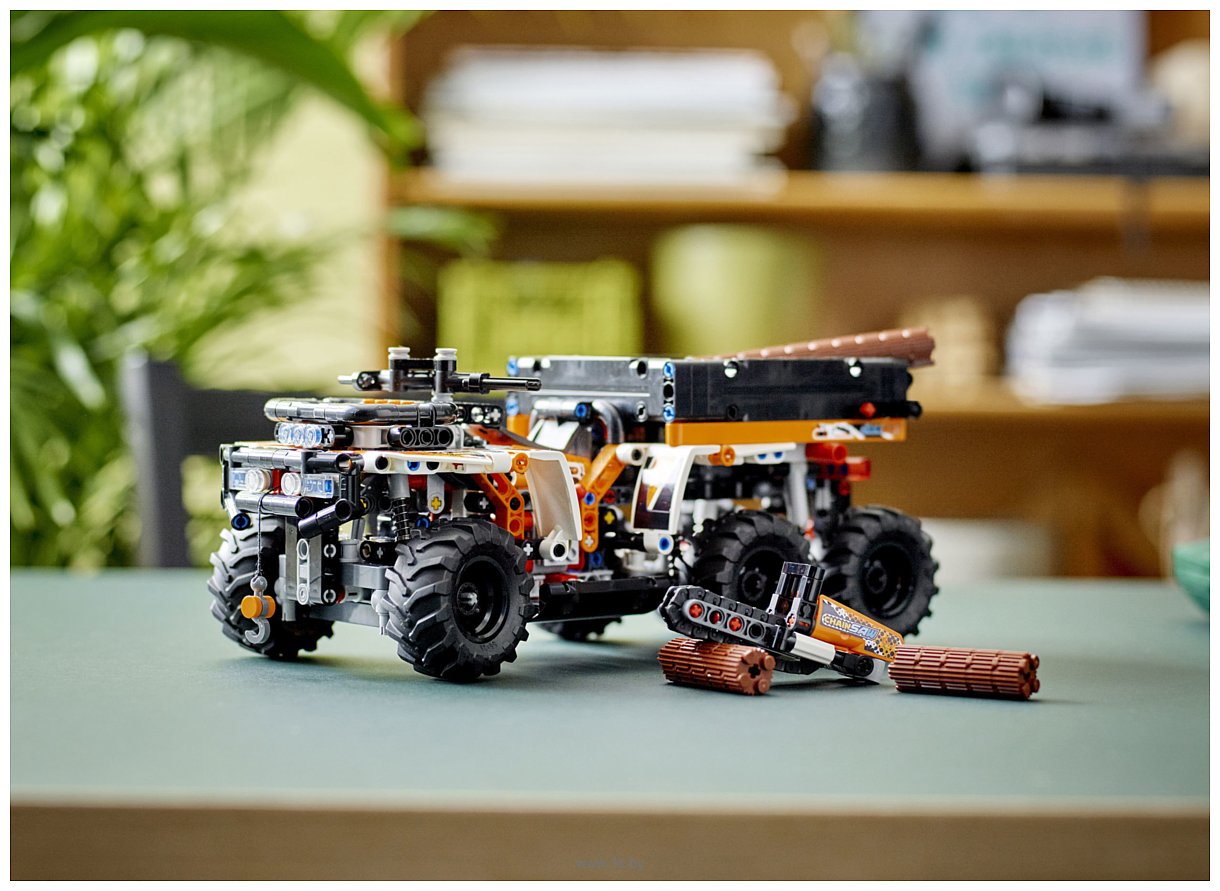 Фотографии LEGO Technic 42139 Внедорожный грузовик