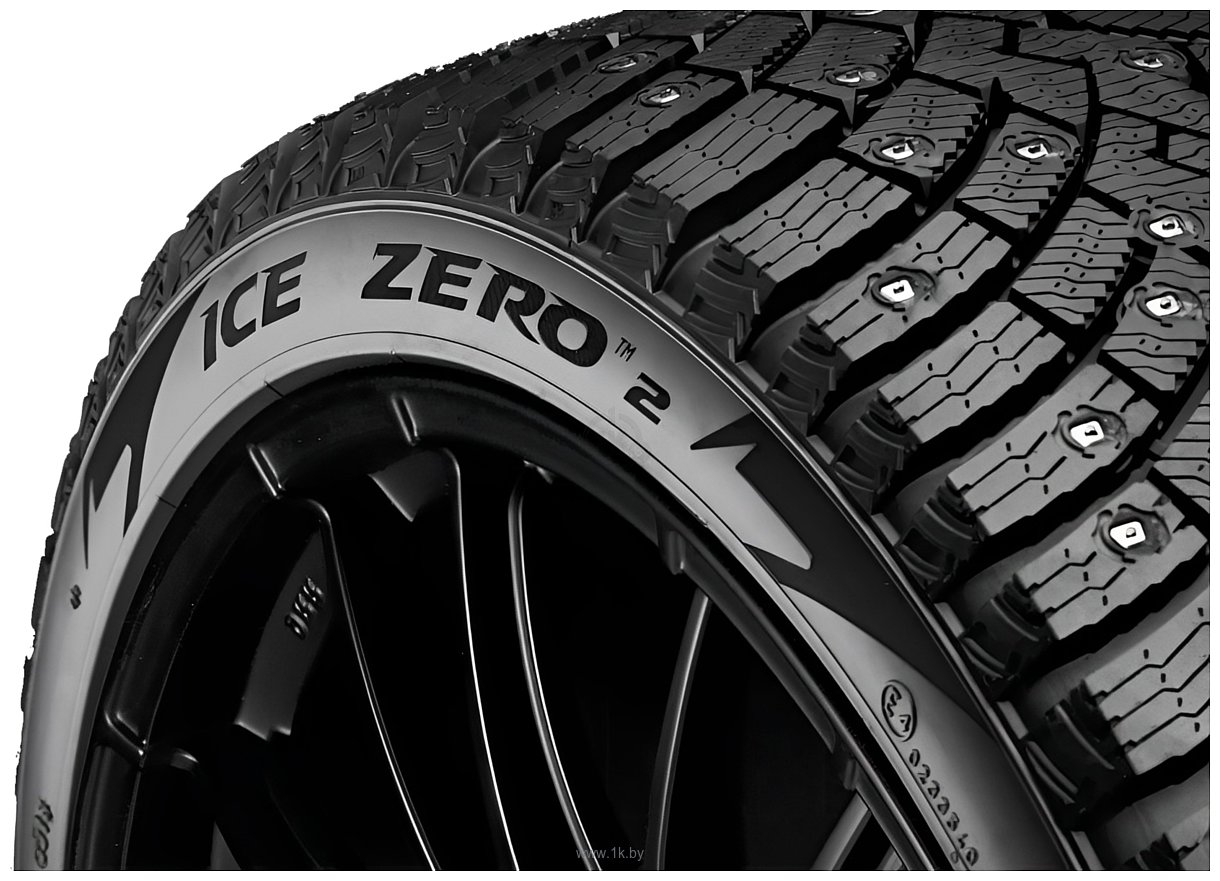 Фотографии Pirelli Ice Zero 2 225/40 R18 92V