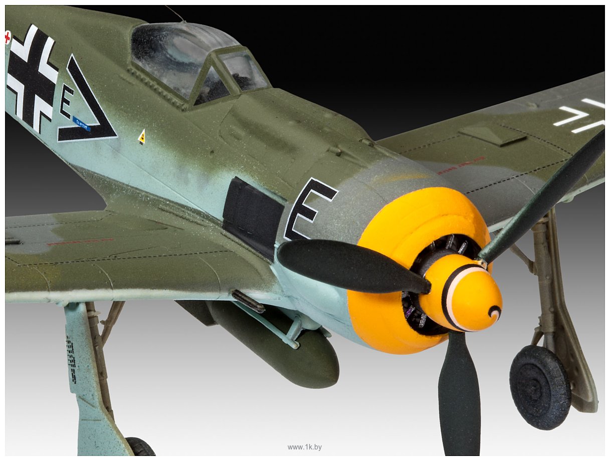 Фотографии Revell 03898 Немецкий истребитель Focke Wulf Fw190 F-8