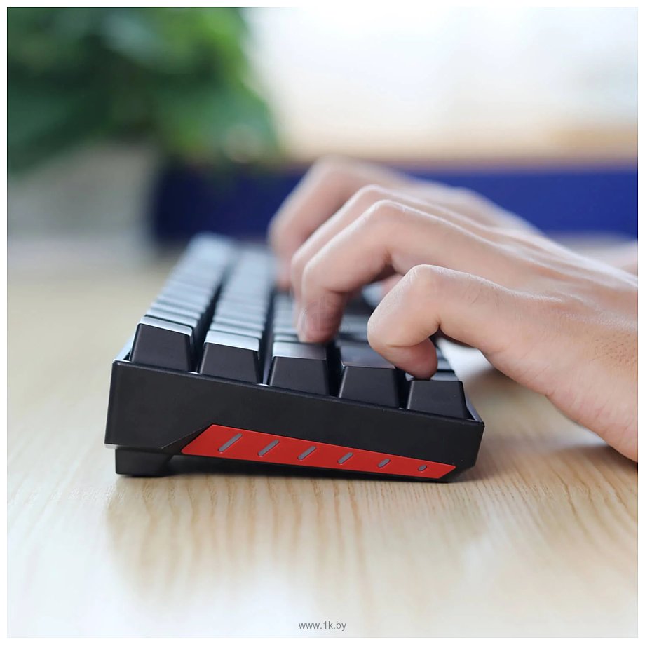 Фотографии Royal Kludge RK71 RGB black, RK Red