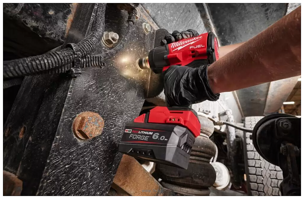 Фотографии Milwaukee M18 Forge M18FB6 4932492533 (18В/6 Ач)