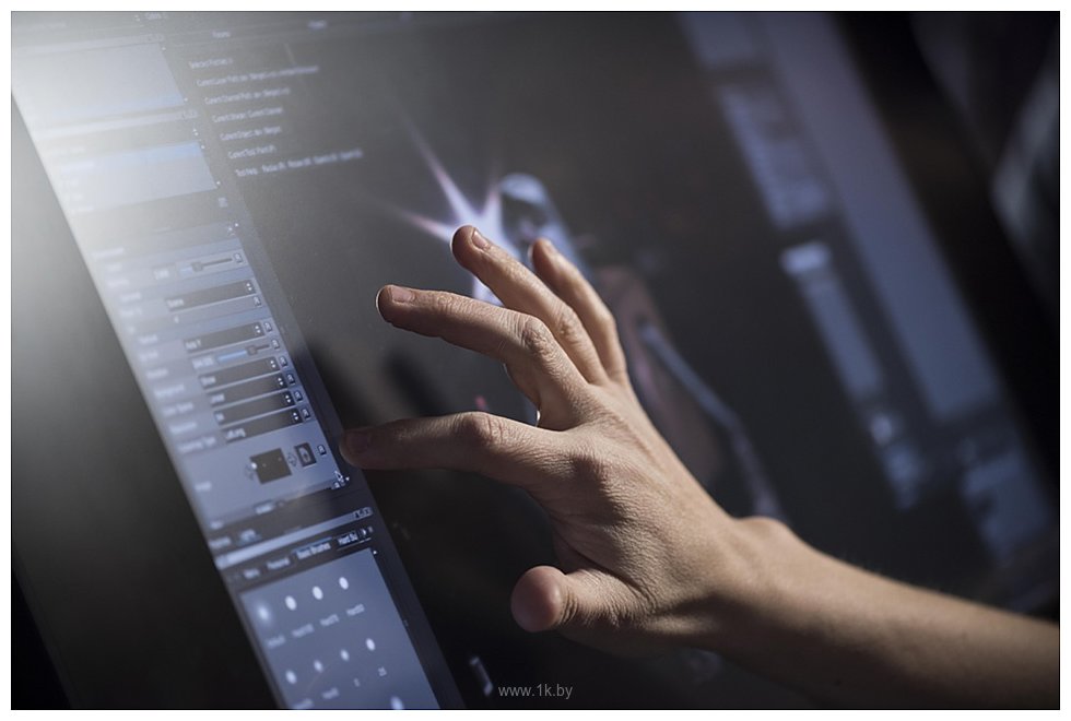 Фото: Wacom Cintiq 27QHD Touch (DTK-2700)