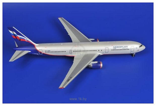Фотографии Звезда Пассажирский авиалайнер Боинг 767-300