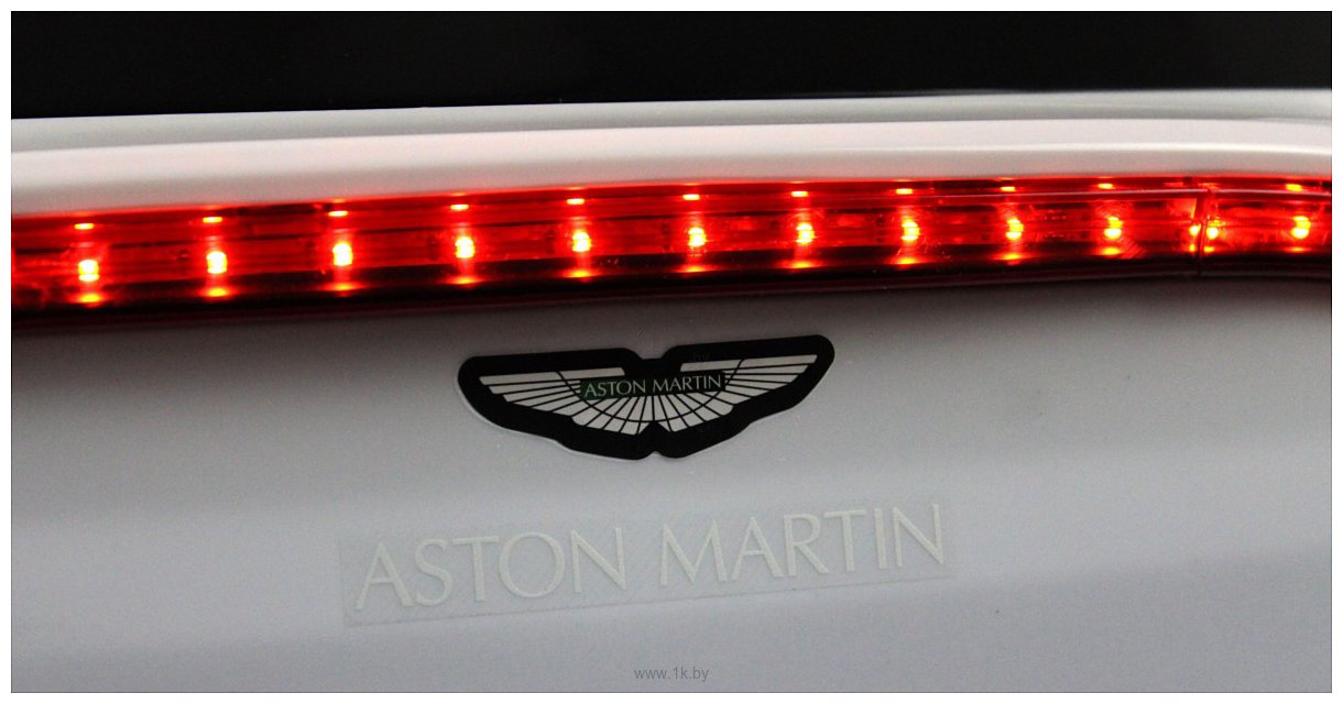 Фотографии RiverToys Aston Martin P888PP (белый)