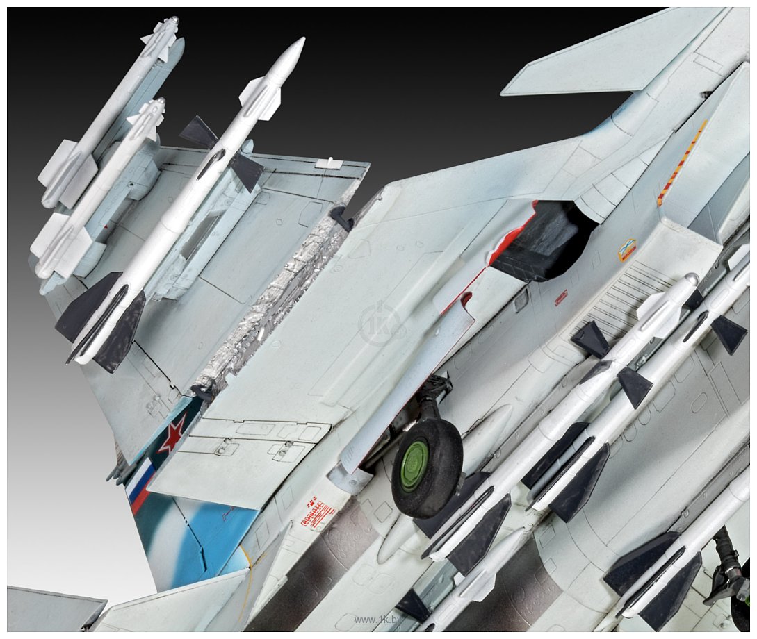 Фотографии Revell 03911 Палубный истребитель Sukhoi Su-33 Navy Flanker