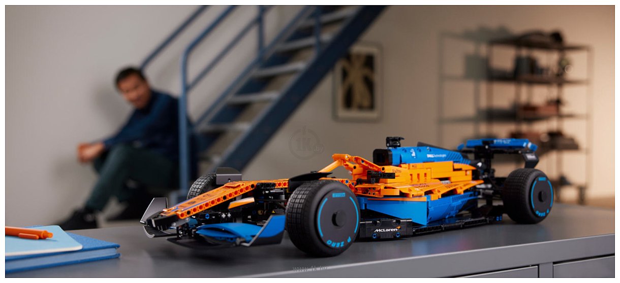 Фотографии LEGO Technic 42141 Гоночный автомобиль McLaren Formula 1