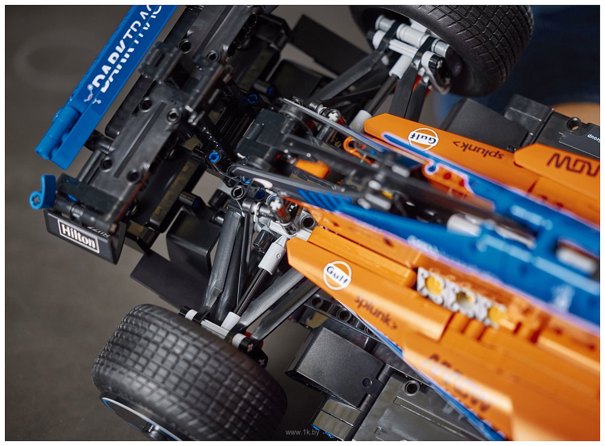 Фотографии LEGO Technic 42141 Гоночный автомобиль McLaren Formula 1