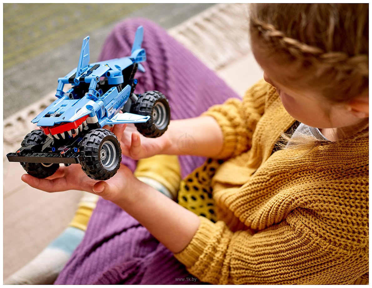 Фотографии LEGO Technic 42134 Монстр-трак Monster Jam Megalodon