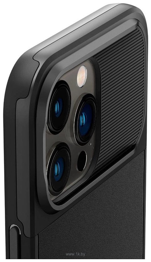 Фотографии Spigen Optik Armor (MagFit) для iPhone 14 Pro ACS04993 (черный)