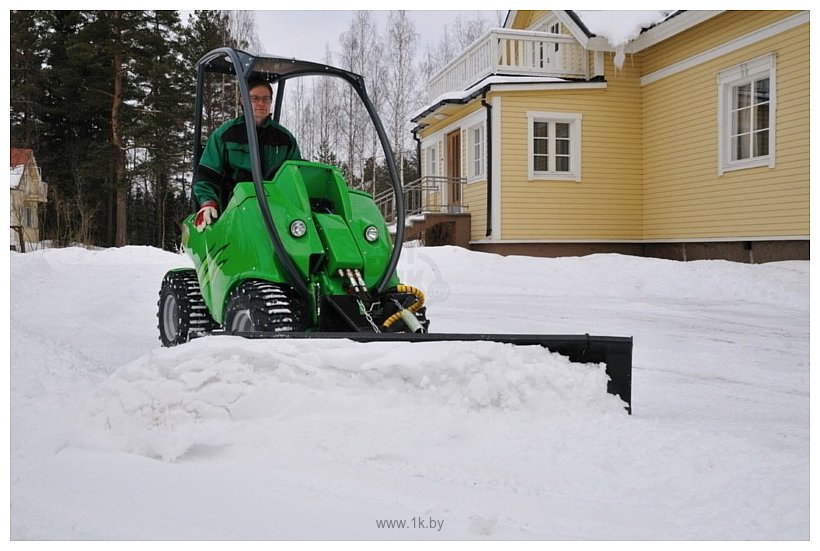 Купить снегоуборочный трактор. Минитрактор Авант 635 снегоуборщик. Трактор Авант 528 для уборки снега. Минитрактор Авант с навесным оборудованием. Avant 635 с отвалом.