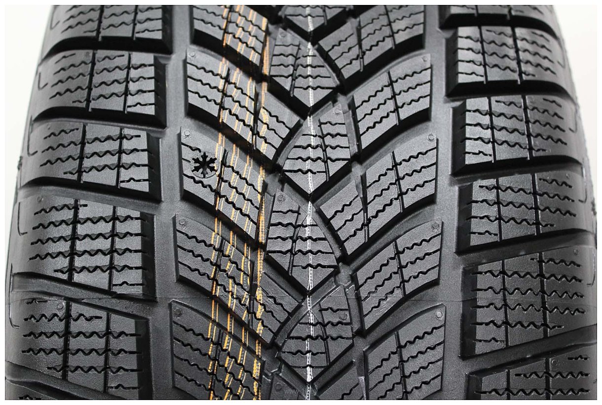 Фотографии Goodyear UltraGrip Performance+ SUV 265/45 R21 108H