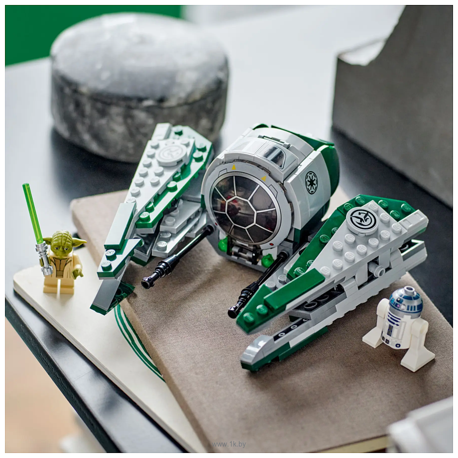 Фотографии LEGO Star Wars 75360 Джедайский истребитель Йоды