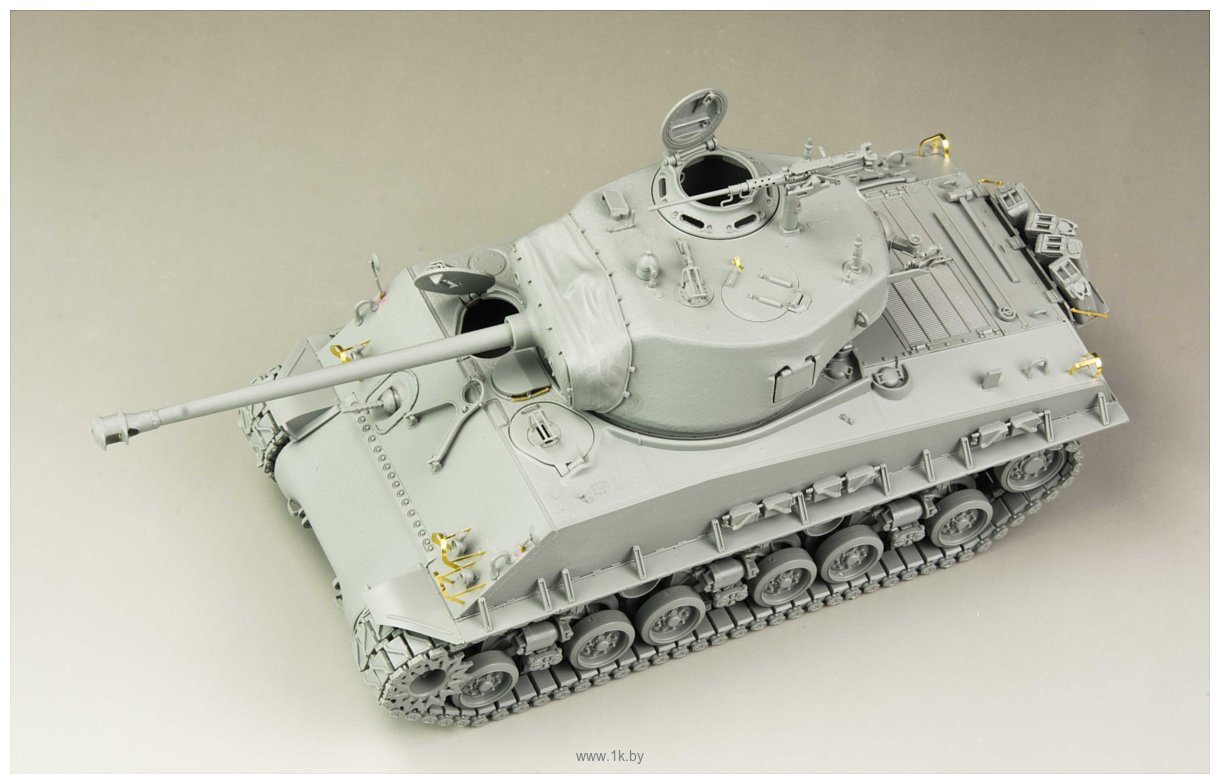 Фотографии Ryefield Model Sherman M4A3E8 with Workable Track Links 1/35 RM-5028