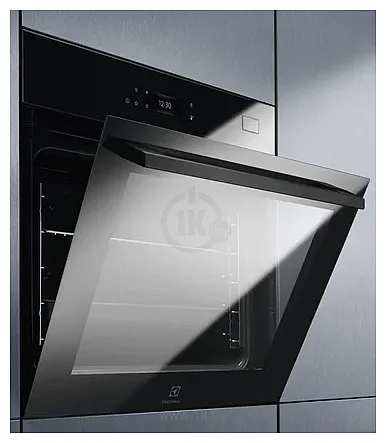 Фотографии Electrolux SteamBoost 800 EOB8S39WZ