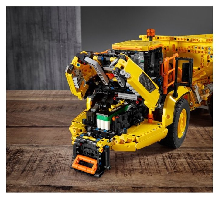 Фотографии LEGO Technic 42114 Самосвал Volvo 6х6