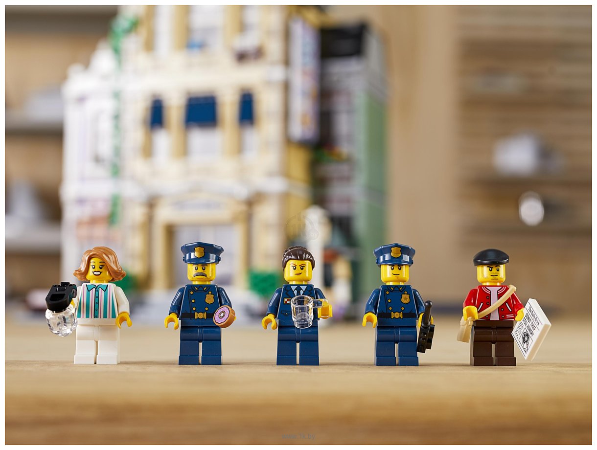 Фотографии LEGO Creator 10278 Полицейский участок