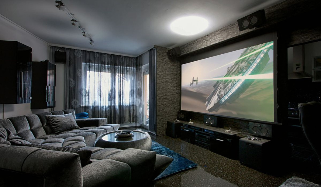 Домашний кинотеатр: проектор или телевизор?
