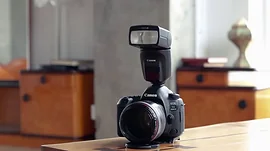 Как выбрать фотовспышку?